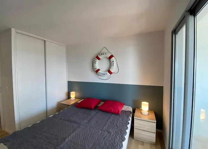 Antibes Sea View Near Ilette - Sleeps 4 - Parking