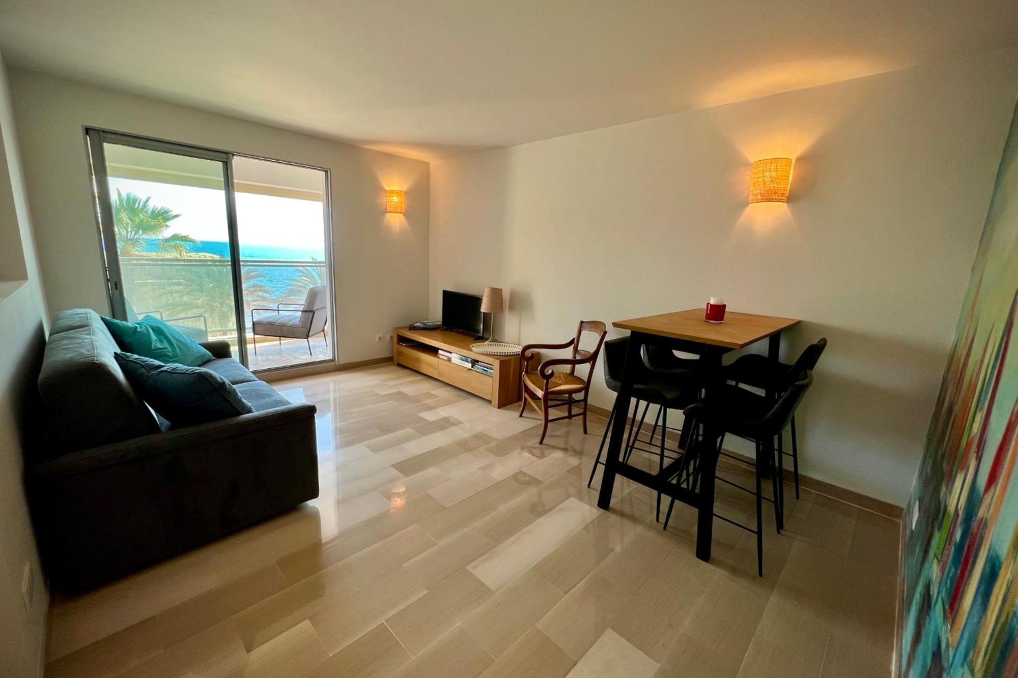 Vakantiehuis Sea View Near Ilette - Sleeps 4 - Parking *