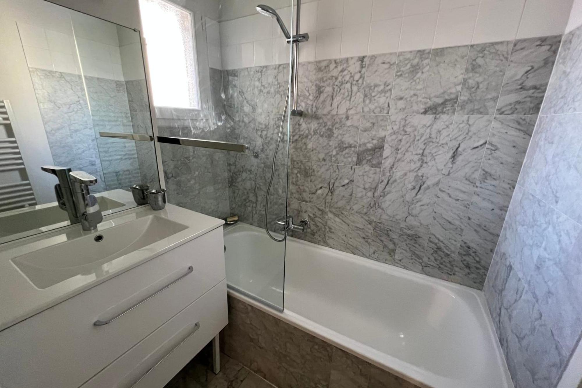 Vakantiehuis Sea View Near Ilette - Sleeps 4 - Parking *