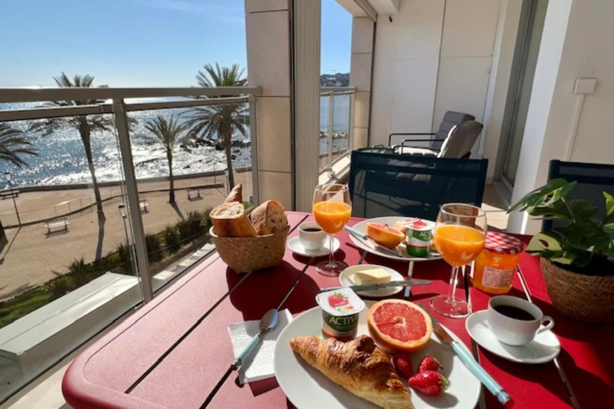 Sea View Near Ilette - Sleeps 4 - Parking Antibes